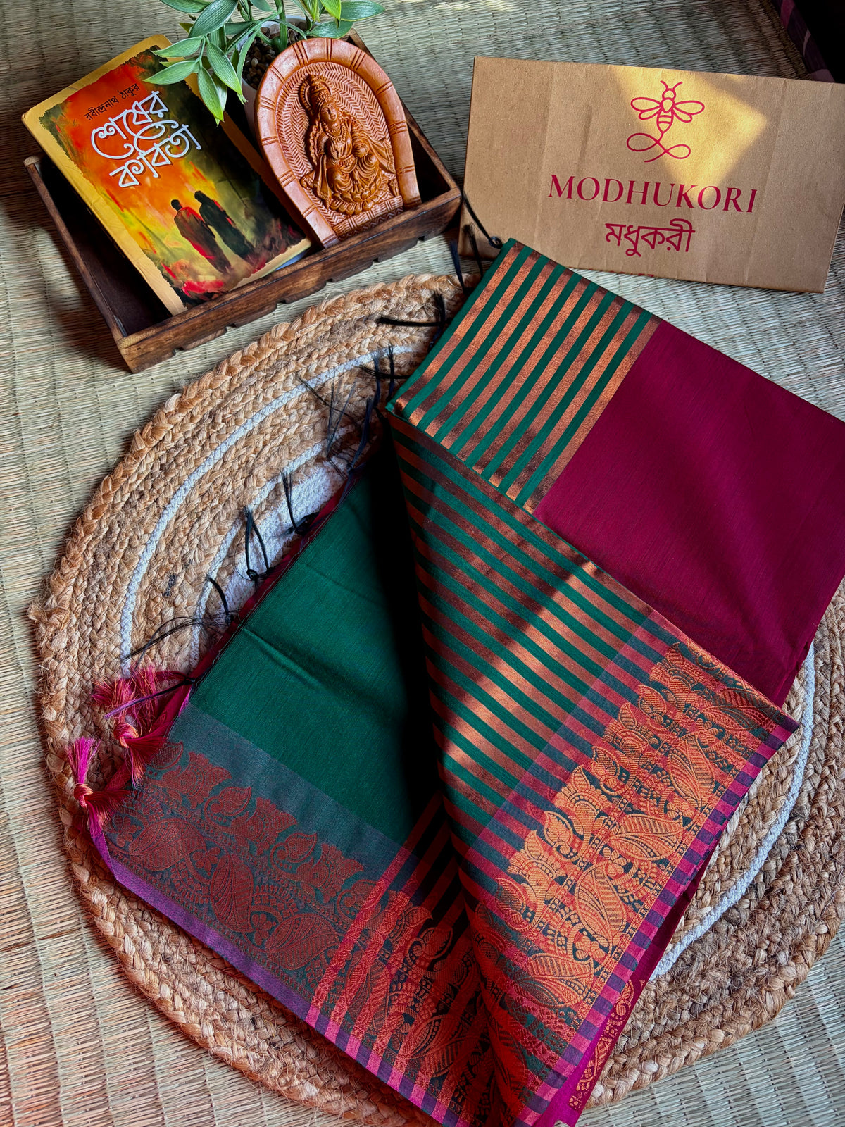 Haara- Laal- Green & Red Maheshwari Cotton Saree