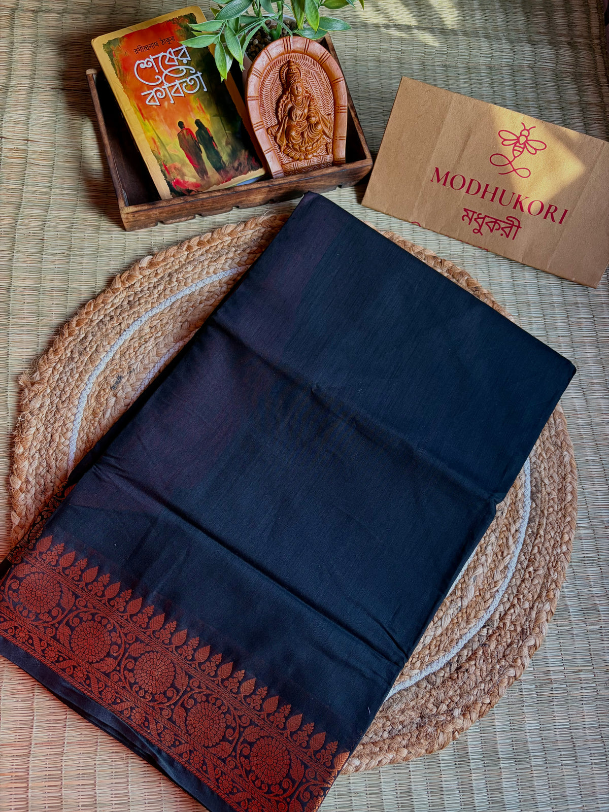 Kaali-Laal- Black & Red Maheshwari Cotton Saree