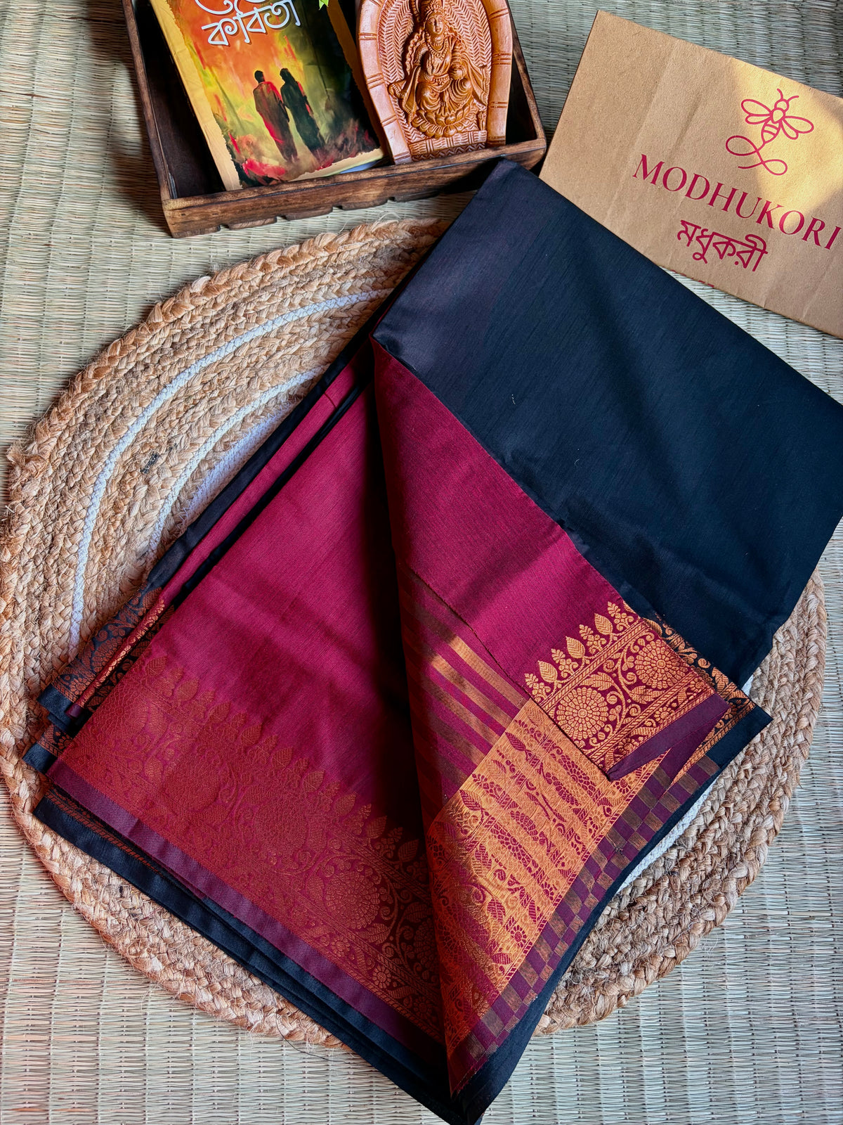 Kaali-Laal- Black & Red Maheshwari Cotton Saree